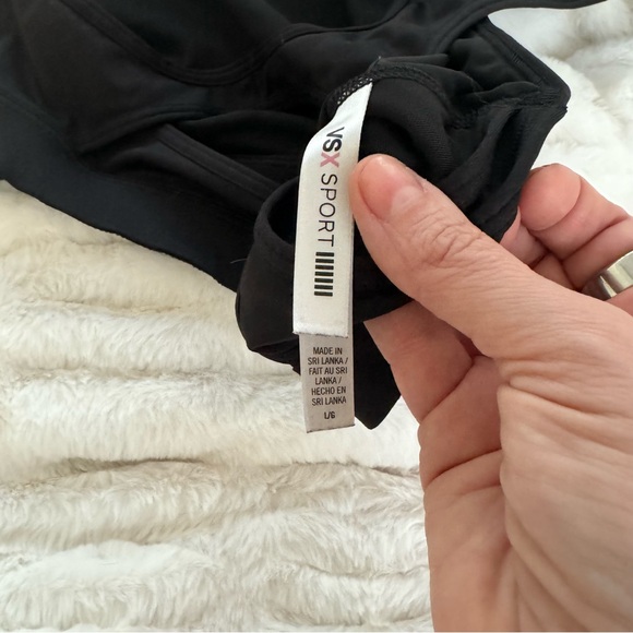 Victoria’s Secret Sport High Neck Sports Bra - Picture 3 of 3